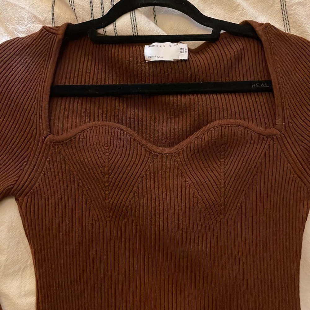 Sweetheart cut ribbed sweater